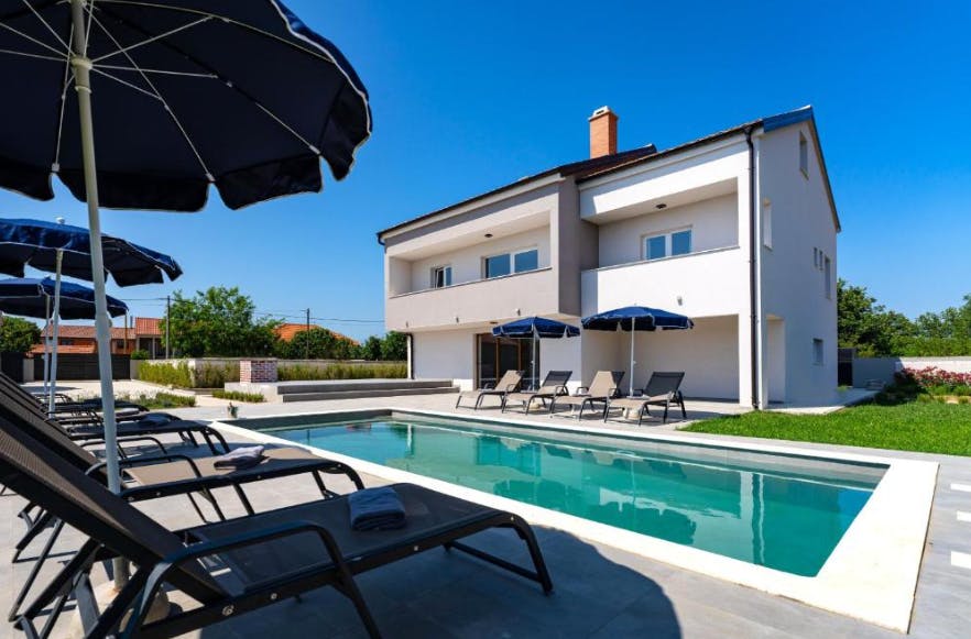 Villa Campi Dalmatia - Odmor u luksuznoj villi s bazenom u Zadru